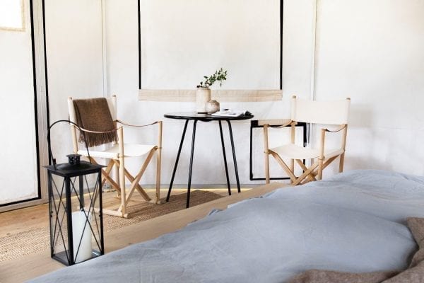 Schönes und einfaches nordisches Dekor in den Wildniszelten in Grönland - Fotograf: World of Greenland