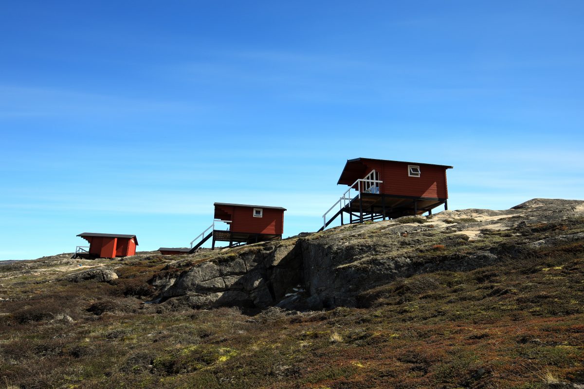 Die Standardkabinen bei Eqi in Grönland - Fotograf: Greenland Travel.
